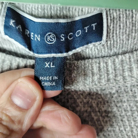 Karen Scott light grey sweater with 3 buttons on the cuff. Size XL. - Picture 2 of 4